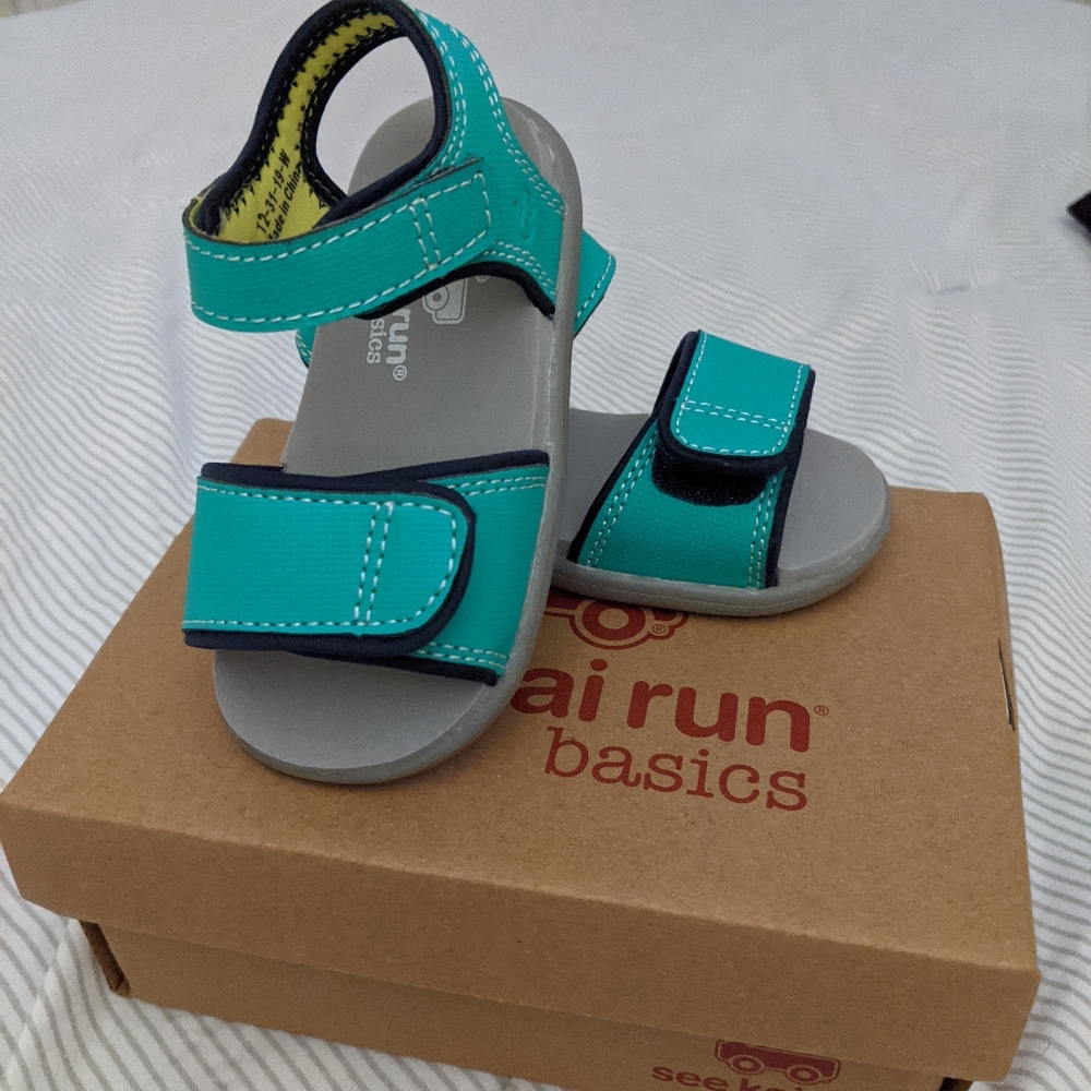 Unisex sandals